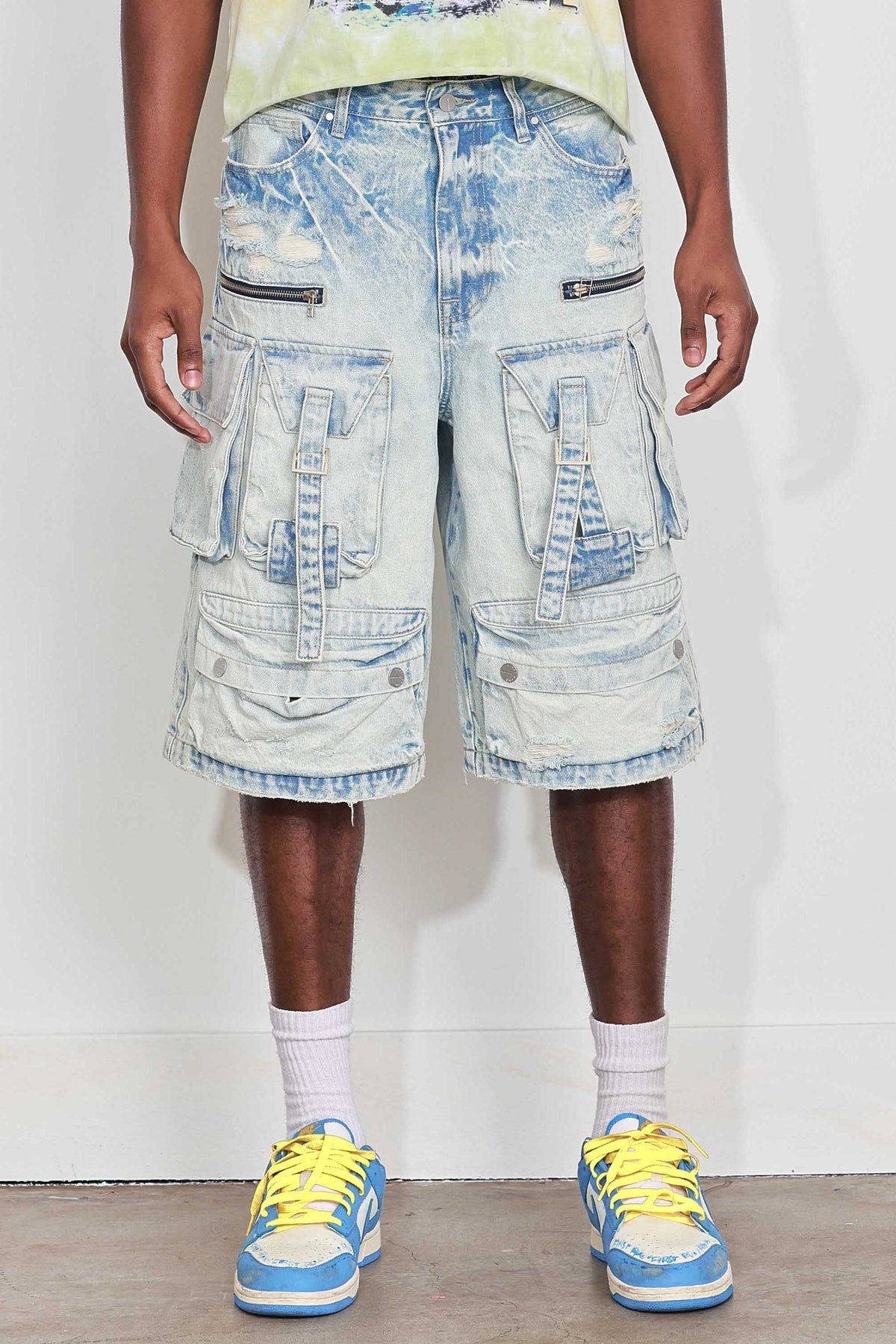 WASHED MULTI CARGO DENIM JORTS | First Row