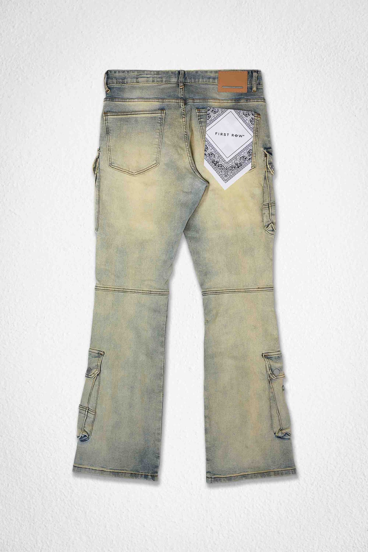 LIGHT WASH CARGO JEANS