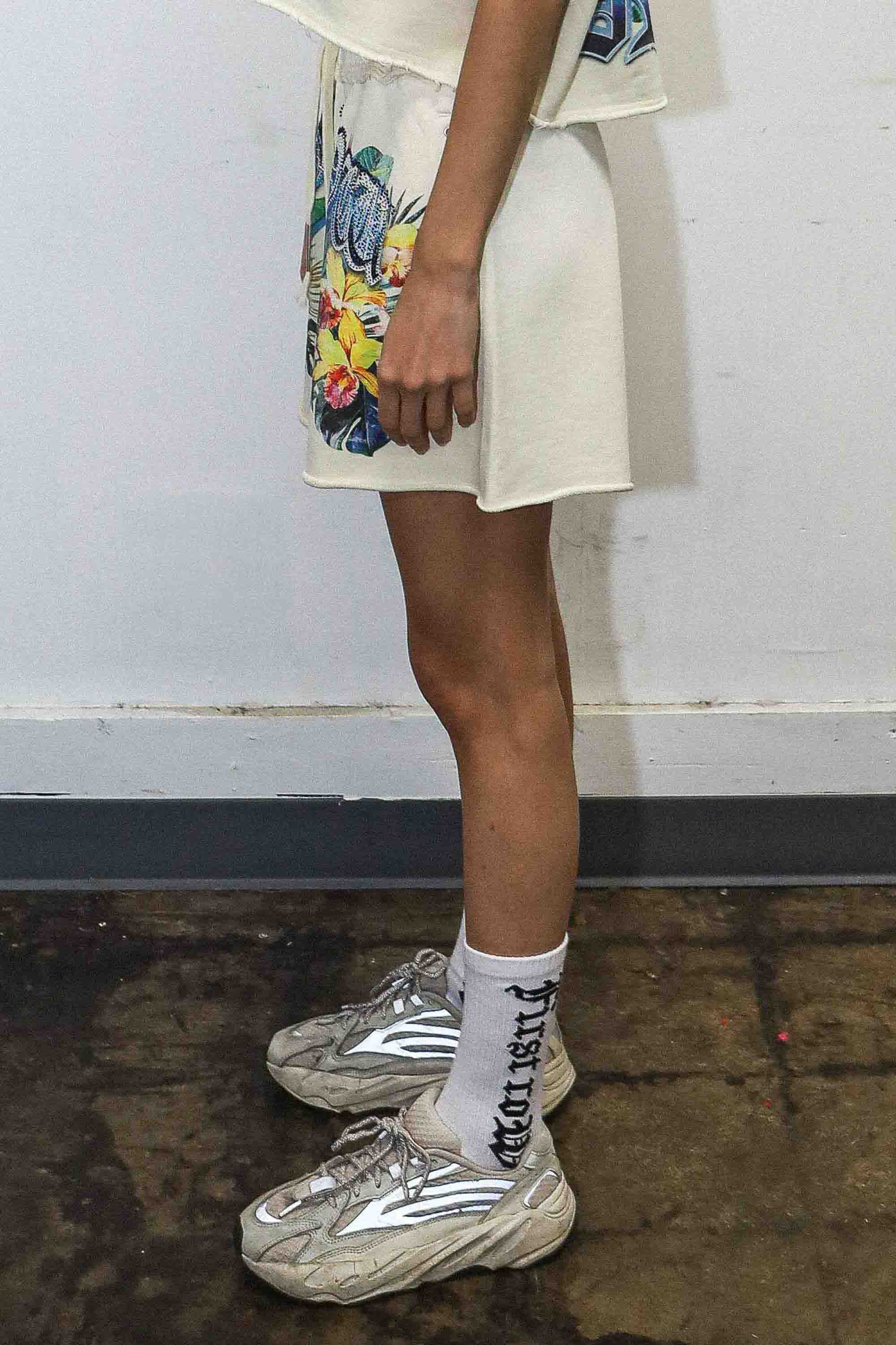 LOST UTOPIA FADED DREAM CROPPED SHORTS