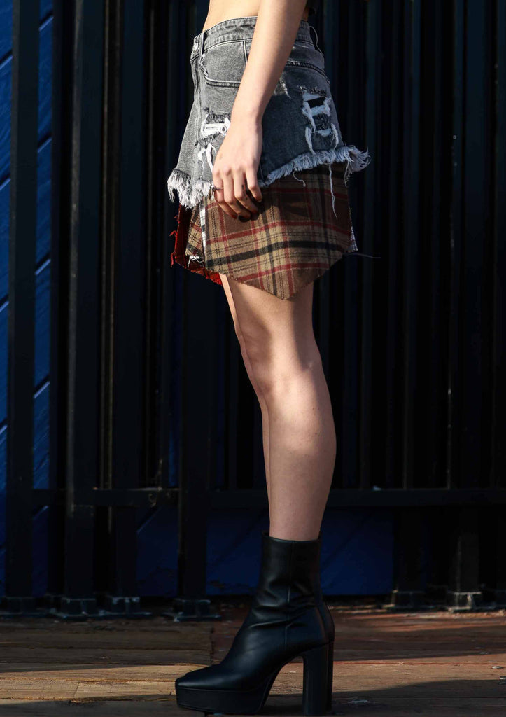 PLAID APPLIQUE POINT CARGO MINI SKIRT