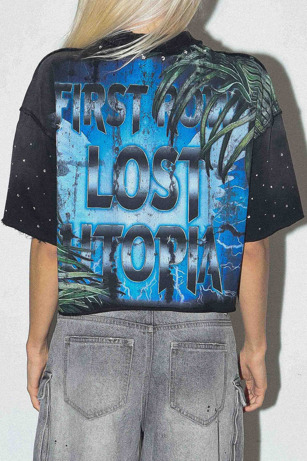 LOST UTOPIA MYTH CROPPED TEE