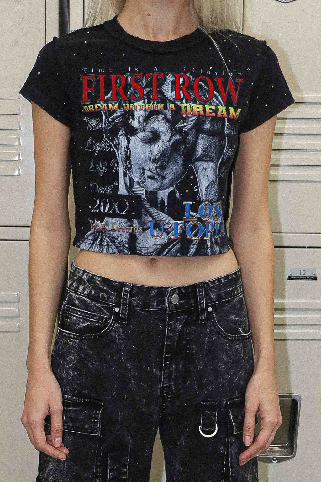 LOST UTOPIA ILLUSION BABY TEE