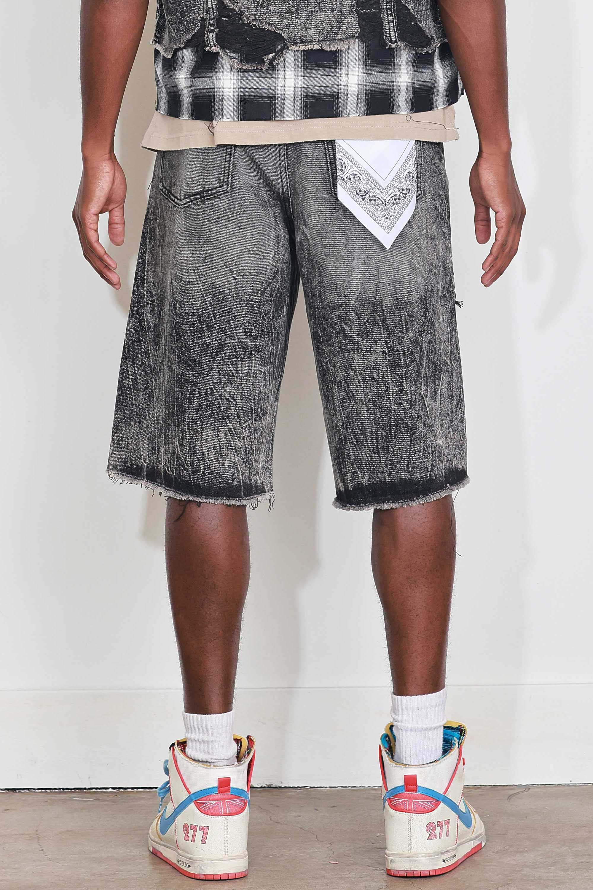 PATCHES CUT OFF PLAID DENIM JORTS