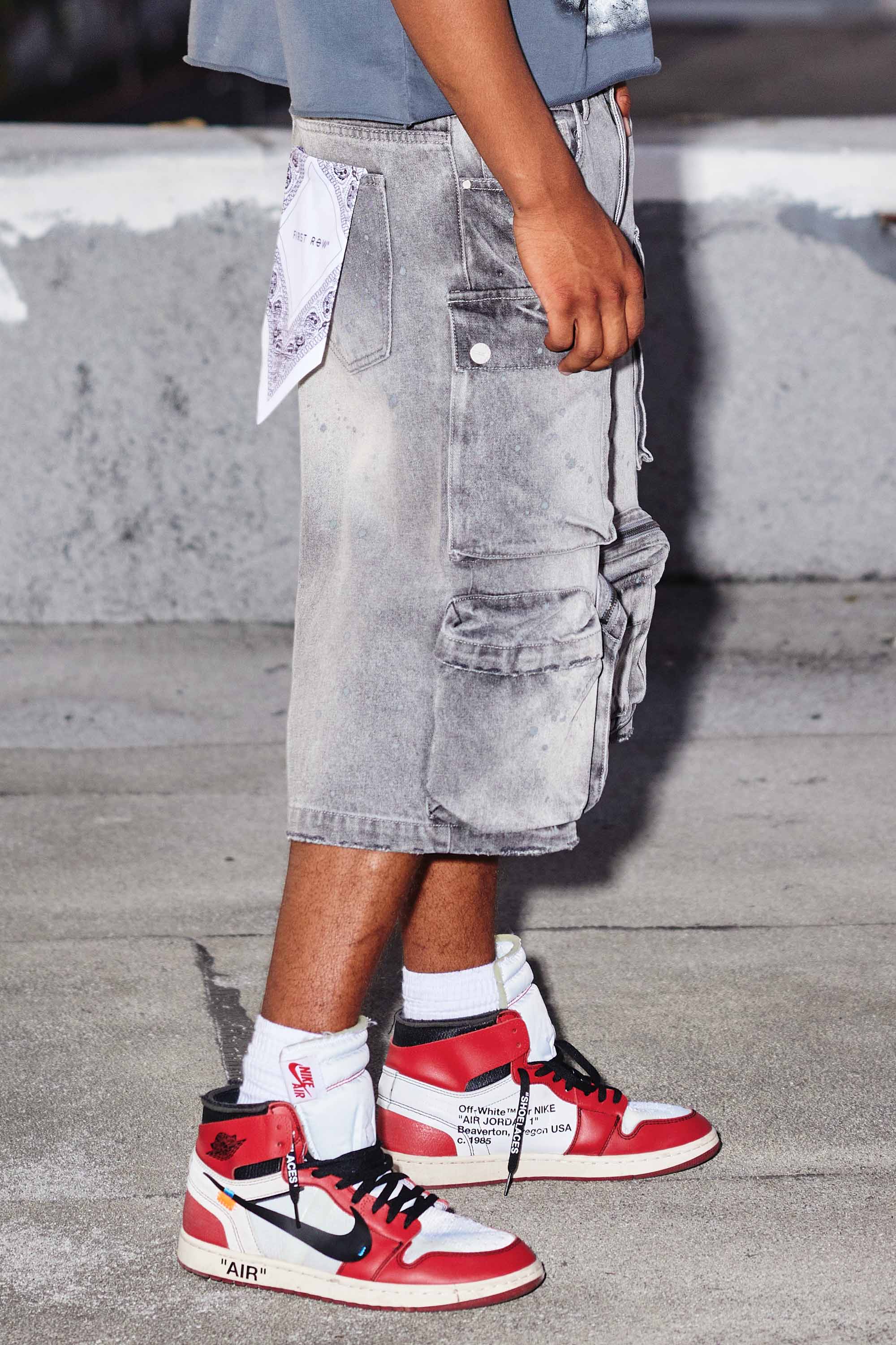 WASHED MULTI CARGO DENIM JORTS