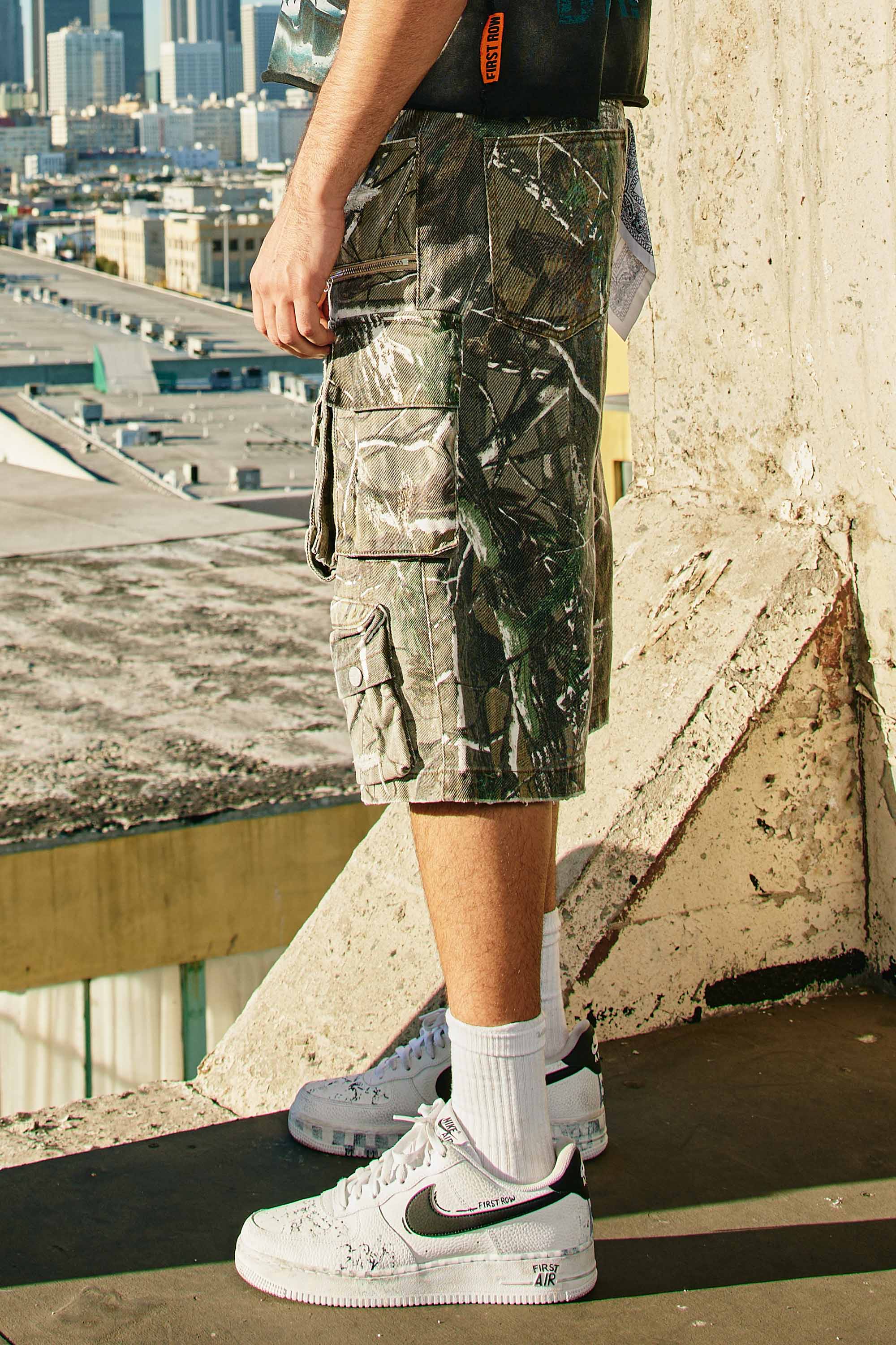 WASHED MULTI CARGO DENIM JORTS