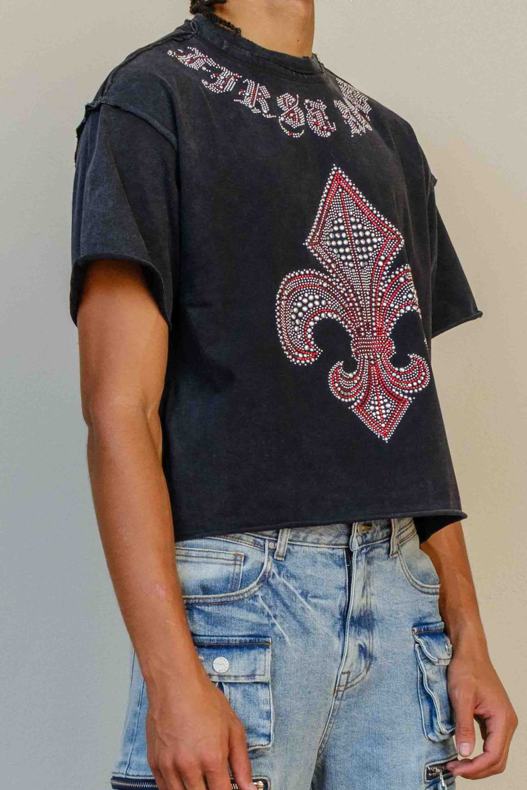 FAITH DEALER A SACRED VOW NOBILITY CROPPED TEE