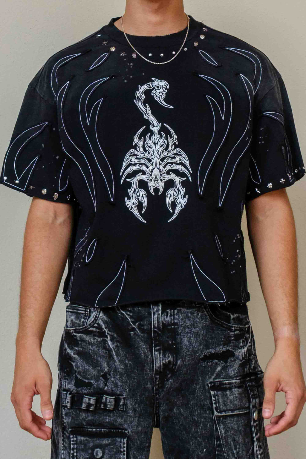 BEWARE WAKE UP & BE FIERCE SCORPION CROPPED TEE