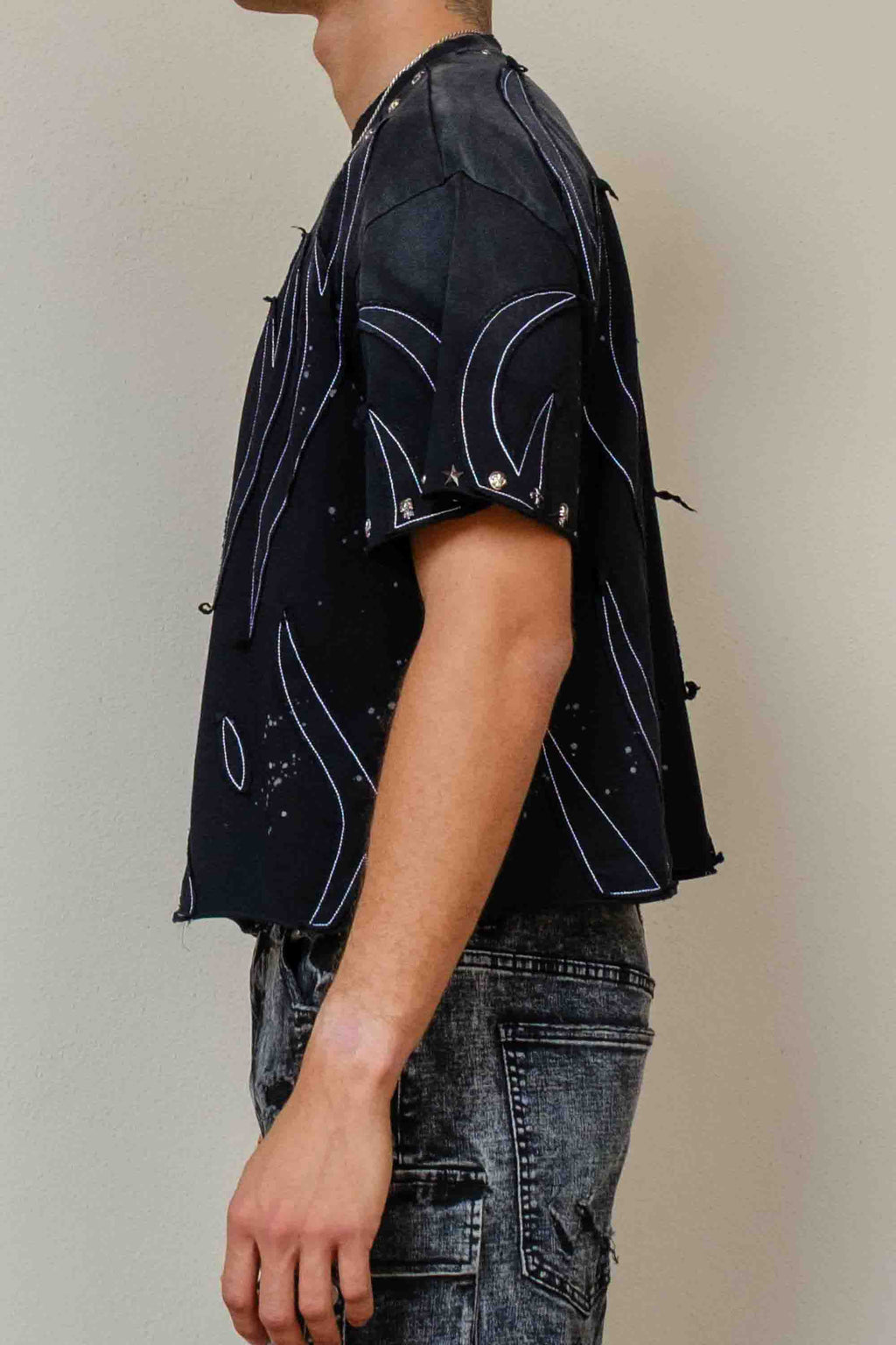 BEWARE WAKE UP & BE FIERCE SCORPION CROPPED TEE