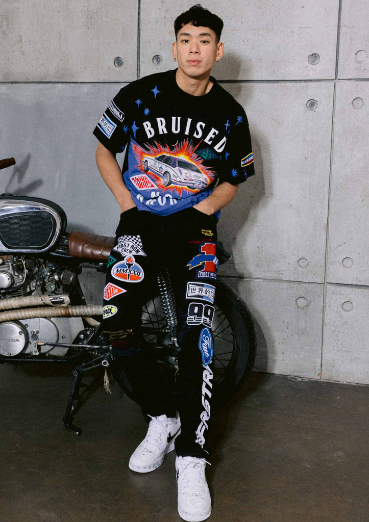 RACING MULTI PATCHES . GRAPHIC TEE