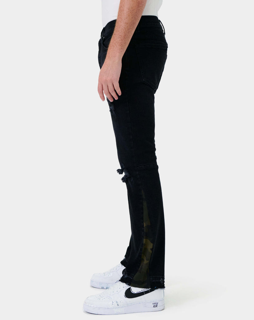 BLACK ESSENTIAL SLIM STRAIGHT DENIM