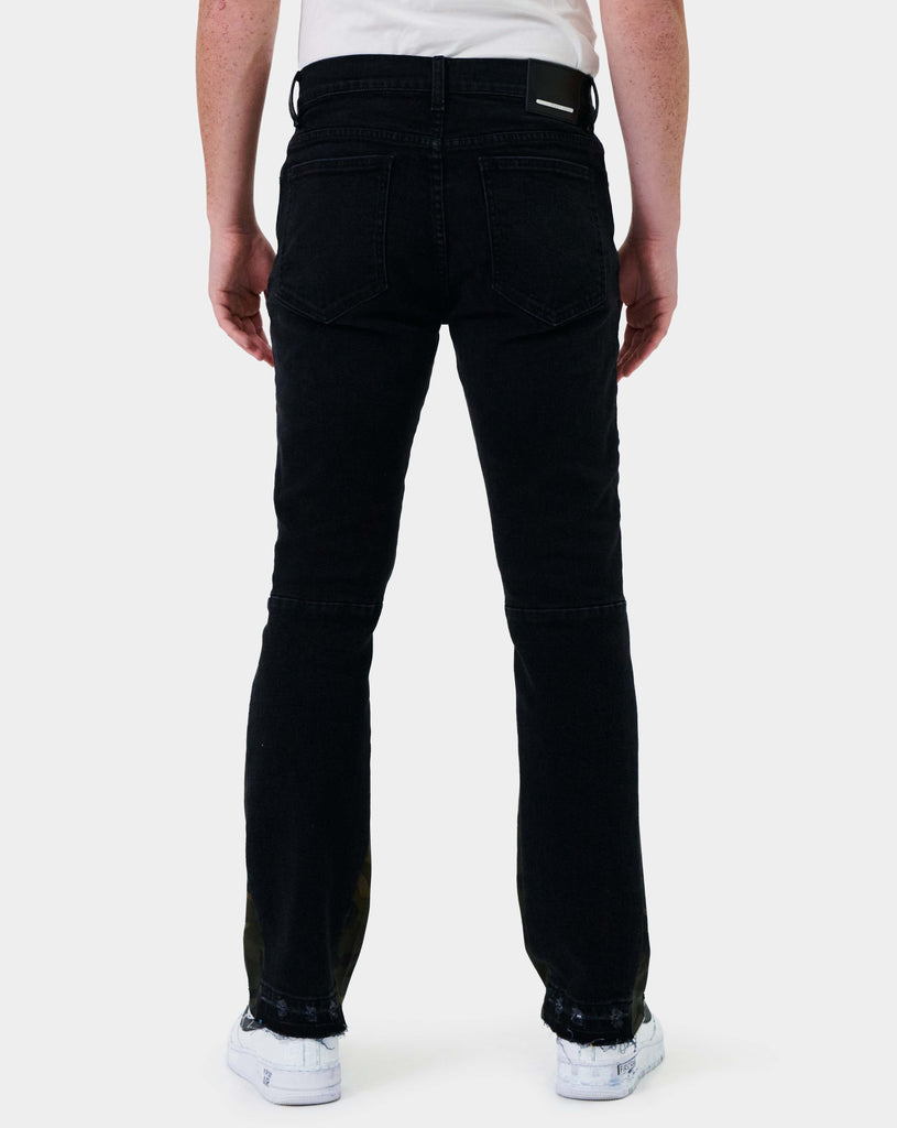 BLACK ESSENTIAL SLIM STRAIGHT DENIM