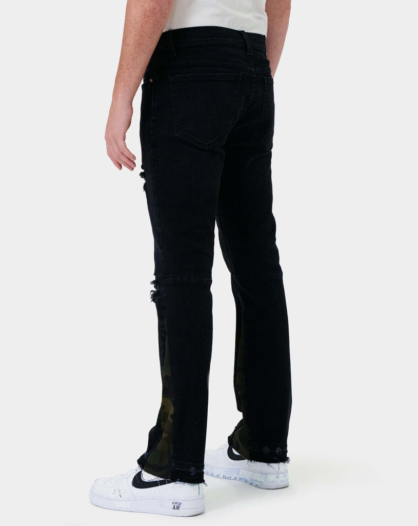 BLACK ESSENTIAL SLIM STRAIGHT DENIM