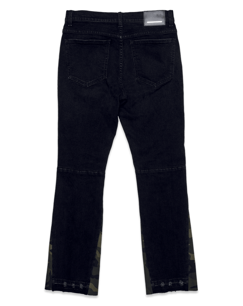 BLACK ESSENTIAL SLIM STRAIGHT DENIM
